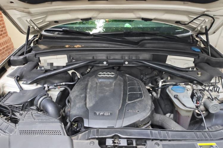 Used Audi Q5 2015 40 TFSI Technology Edition Engine Bay
