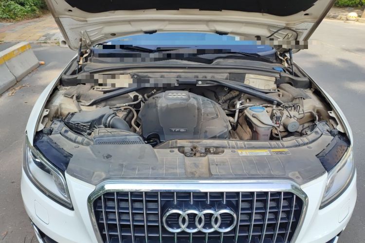 Used Audi Q5 2015 40 TFSI Technology Edition Engine Bay