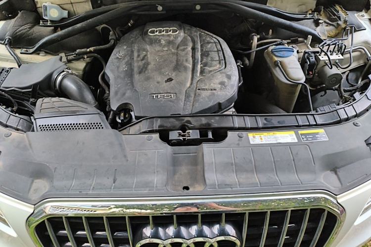 Used Audi Q5 2015 40 TFSI Comfort Model Engine Bay