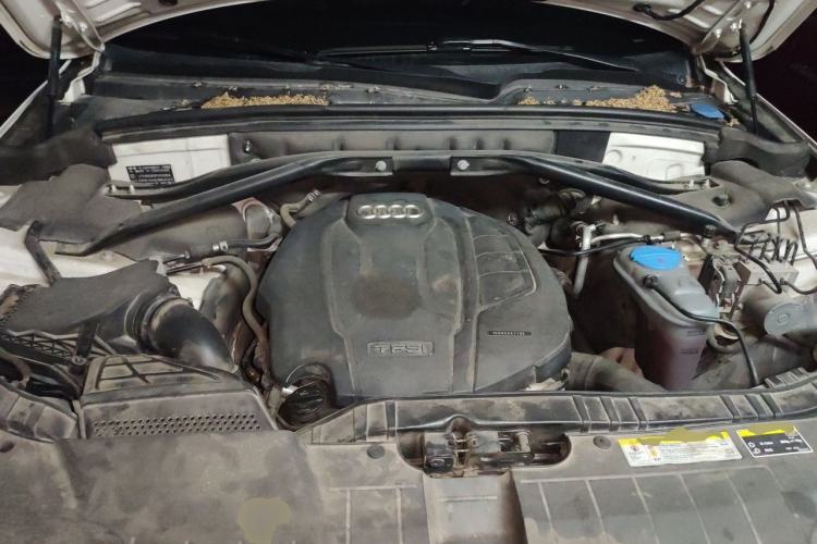 Used Audi Q5 2015 40 TFSI Comfort Model Engine Bay