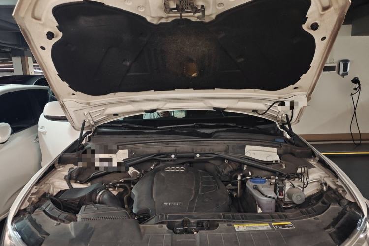 Used Audi Q5 2015 40 TFSI Technology Edition Engine Bay