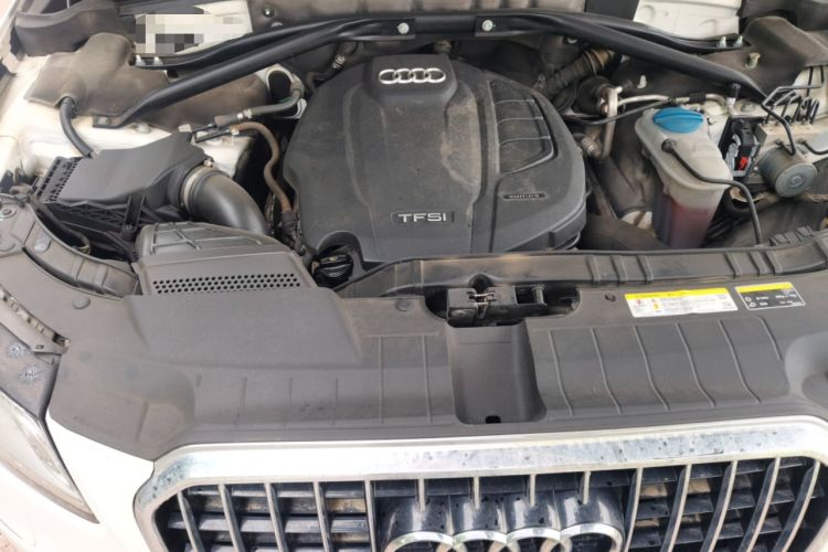 Used Audi Q5 2015 40 TFSI Technology Edition Engine Bay