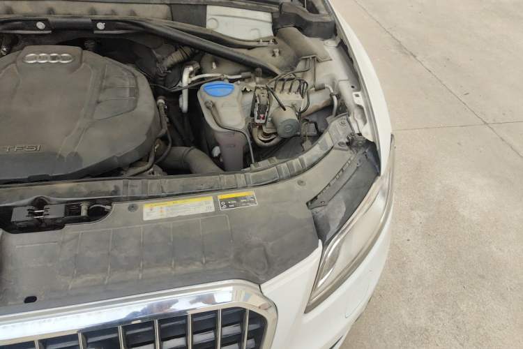 Used Audi Q5 2015 40 TFSI Trendy Edition Engine Bay Left