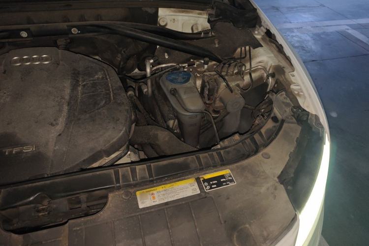 Used Audi Q5 2015 40 TFSI Technology Edition Engine Bay Left