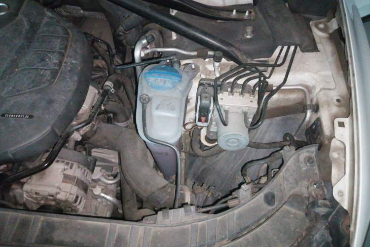 Used Audi Q5 2015 40 TFSI Trendy Edition Engine Bay Left