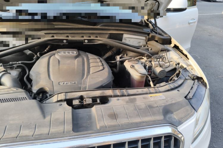 Used Audi Q5 2015 40 TFSI Technology Edition Engine Bay Left