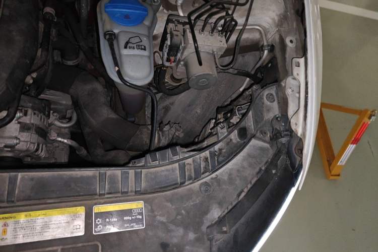 Used Audi Q5 2015 40 TFSI Technology Edition Engine Bay Left