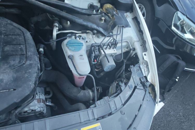 Used Audi Q5 2015 40 TFSI Trendy Edition Engine Bay Left
