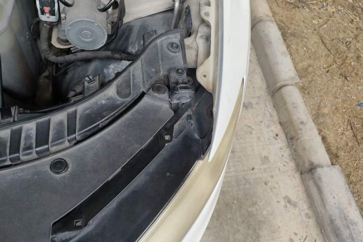 Used Audi Q5 2015 40 TFSI Comfort Model Engine Bay Left