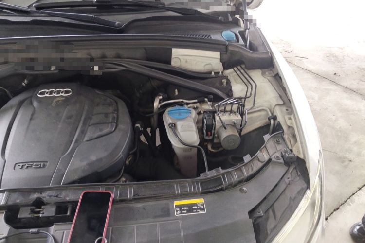 Used Audi Q5 2015 40 TFSI Technology Edition Engine Bay Left