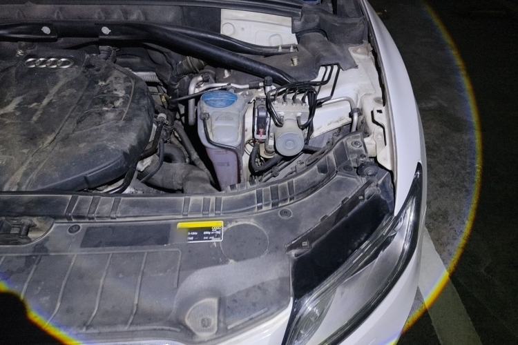 Used Audi Q5 2015 40 TFSI Comfort Model Engine Bay Left