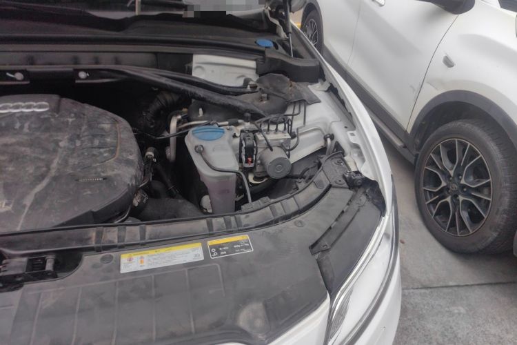 Used Audi Q5 2015 40 TFSI Technology Edition Engine Bay Left