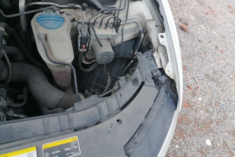 Used Audi Q5 2015 40 TFSI Trendy Edition Engine Bay Left