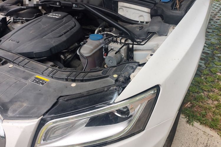 Used Audi Q5 2015 40 TFSI Technology Edition Engine Bay Left