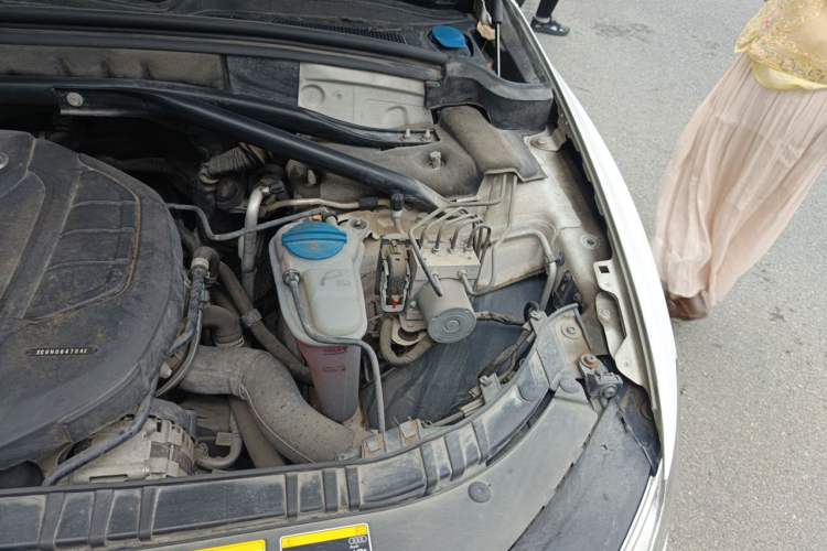 Used Audi Q5 2015 40 TFSI Trendy Edition Engine Bay Left