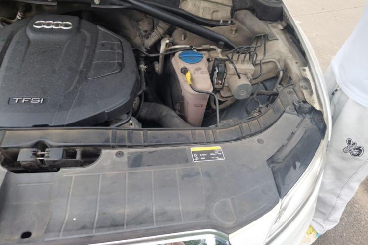 Used Audi Q5 2015 40 TFSI Trendy Edition Engine Bay Left