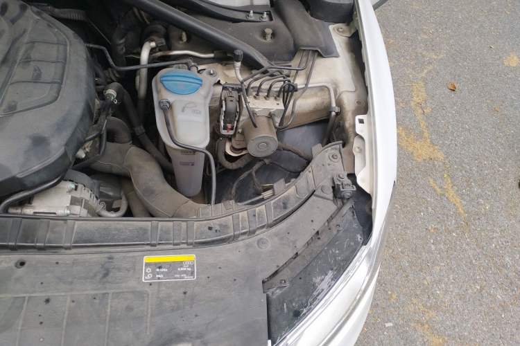 Used Audi Q5 2015 40 TFSI Technology Edition Engine Bay Left