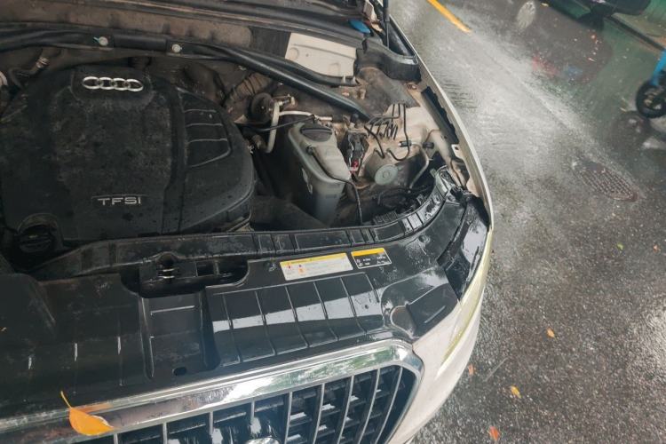 Used Audi Q5 2015 40 TFSI Technology Edition Engine Bay Left