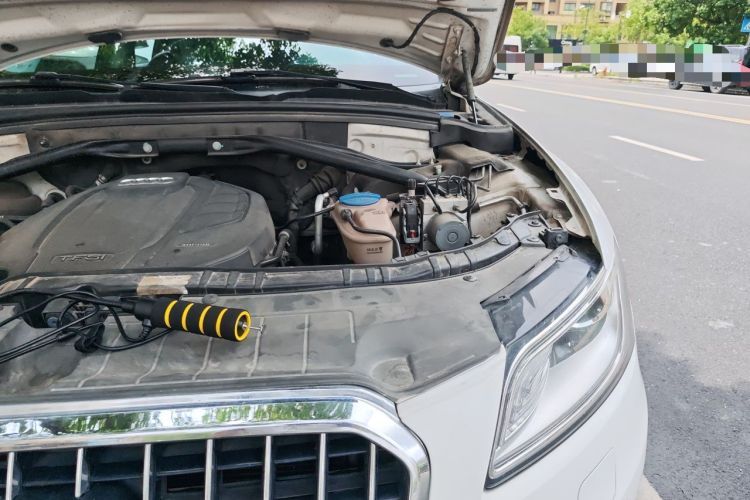 Used Audi Q5 2015 40 TFSI Technology Edition Engine Bay Left