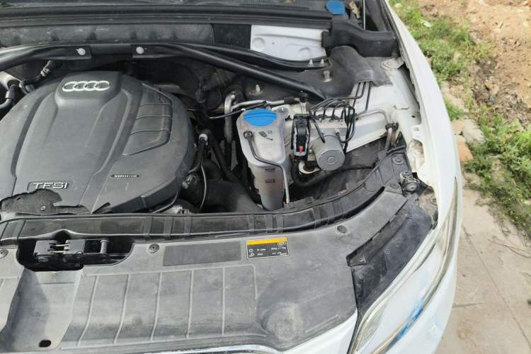 Used Audi Q5 2015 40 TFSI Trendy Edition Engine Bay Left