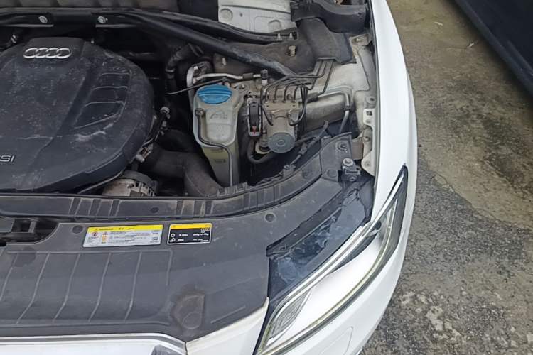 Used Audi Q5 2015 40 TFSI Technology Edition Engine Bay Left