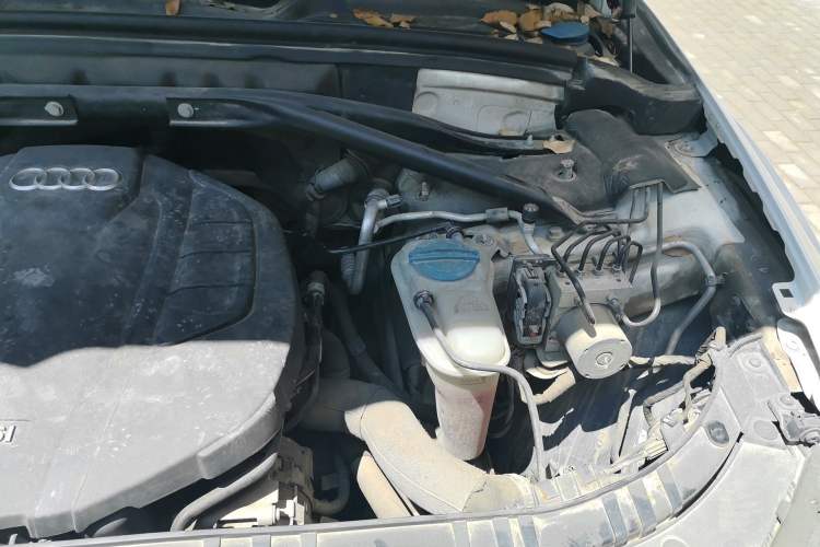 Used Audi Q5 2015 40 TFSI Technology Edition Engine Bay Left