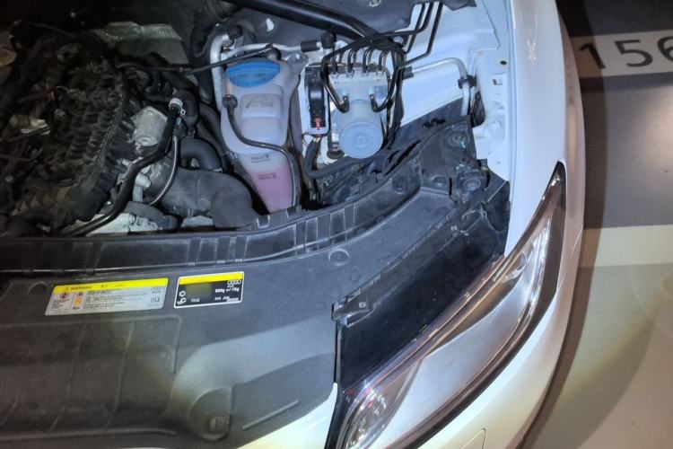 Used Audi Q5 2015 40 TFSI Trendy Edition Engine Bay Left
