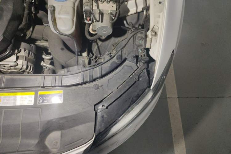 Used Audi Q5 2015 40 TFSI Technology Edition Engine Bay Left