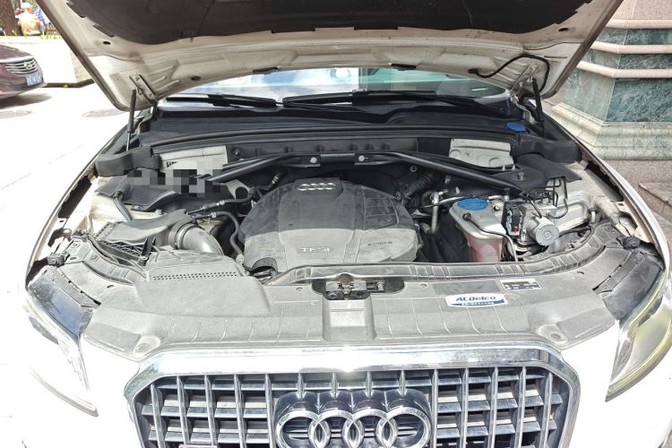 Used Audi Q5 2015 40 TFSI Technology Edition Engine Bay
