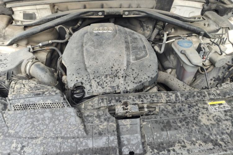 Used Audi Q5 2015 40 TFSI Comfort Model Engine Bay