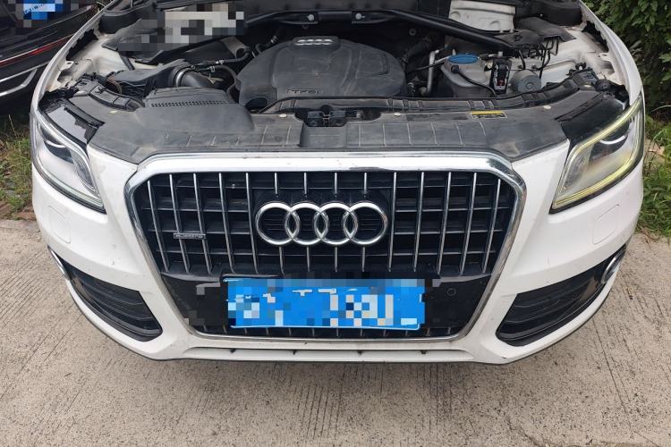 Used Audi Q5 2015 40 TFSI Technology Edition Engine Bay