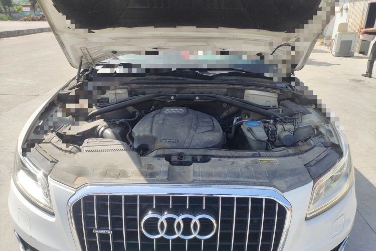 Used Audi Q5 2015 40 TFSI Technology Edition Engine Bay