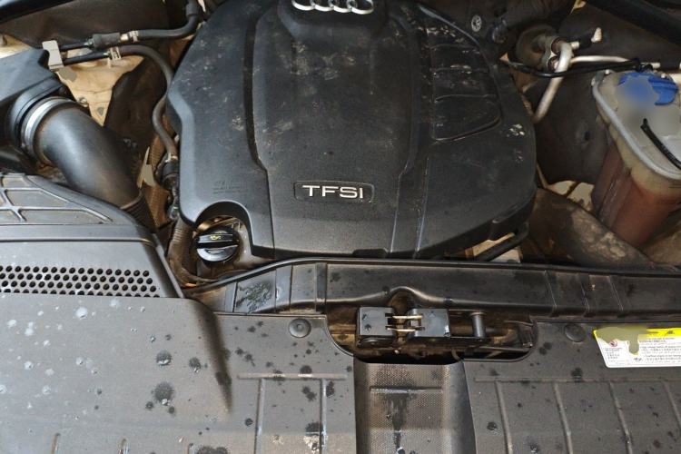 Used Audi Q5 2015 40 TFSI Technology Edition Engine Bay