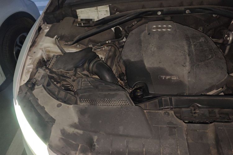 Used Audi Q5 2015 40 TFSI Technology Edition Engine Bay Right