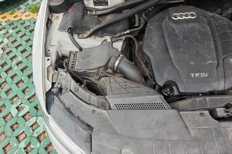 Used Audi Q5 2015 40 TFSI Technology Edition Engine Bay Right