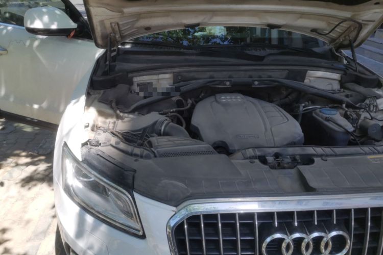 Used Audi Q5 2015 40 TFSI Comfort Model Engine Bay Right