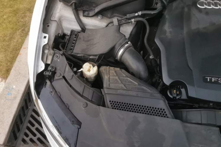 Used Audi Q5 2015 40 TFSI Trendy Edition Engine Bay Right