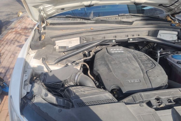 Used Audi Q5 2015 40 TFSI Technology Edition Engine Bay Right