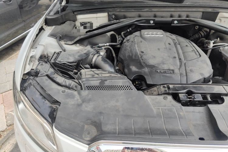 Used Audi Q5 2015 40 TFSI Comfort Model Engine Bay Right