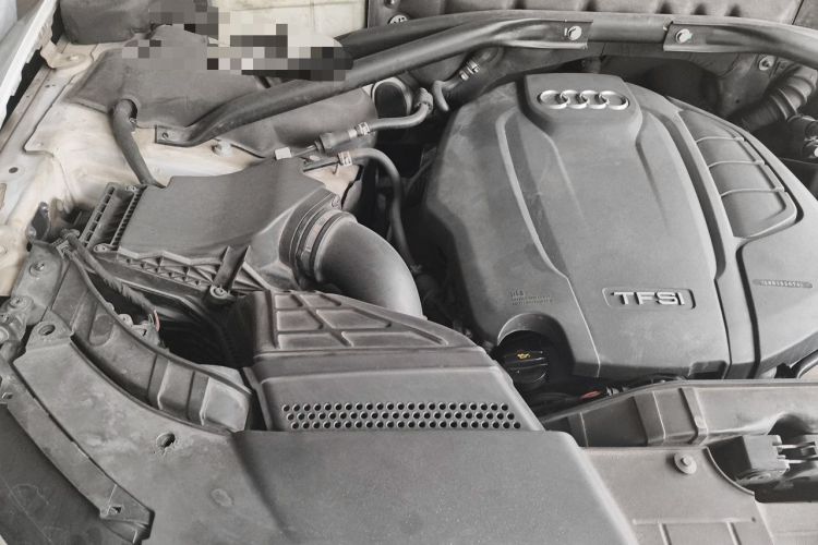 Used Audi Q5 2015 40 TFSI Comfort Model Engine Bay Right