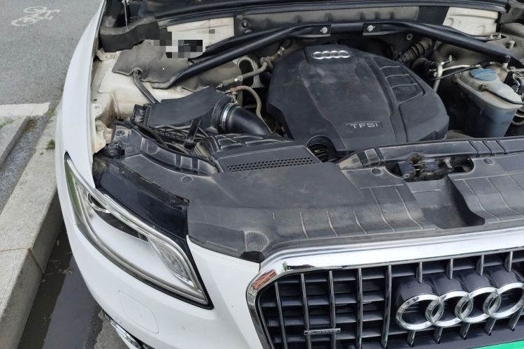 Used Audi Q5 2015 40 TFSI Comfort Model Engine Bay Right