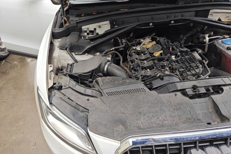 Used Audi Q5 2015 40 TFSI Technology Edition Engine Bay Right