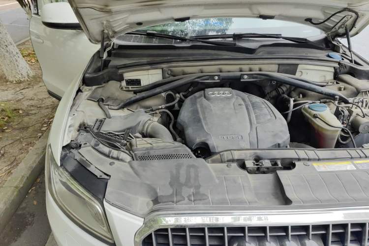 Used Audi Q5 2015 40 TFSI Trendy Edition Engine Bay Right
