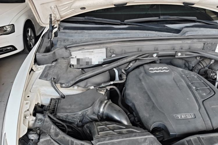 Used Audi Q5 2015 40 TFSI Technology Edition Engine Bay Right