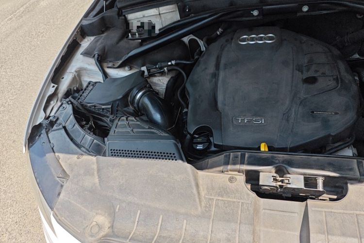 Used Audi Q5 2015 40 TFSI Comfort Model Engine Bay Right