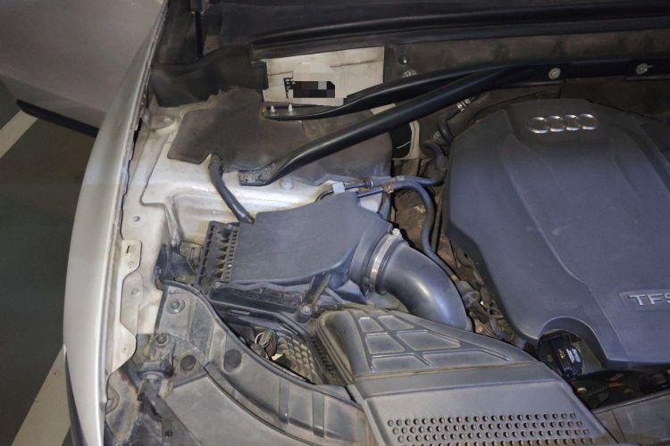Used Audi Q5 2015 40 TFSI Comfort Model Engine Bay Right