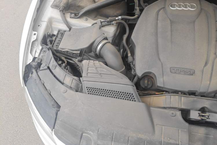 Used Audi Q5 2015 40 TFSI Technology Edition Engine Bay Right
