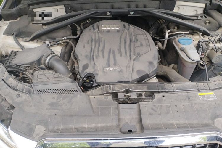 Used Audi Q5 2015 40 TFSI Technology Edition Engine Bay