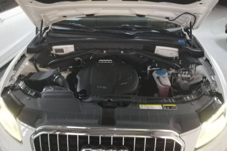Used Audi Q5 2015 40 TFSI Trendy Edition Engine Bay