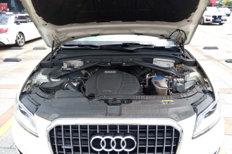Used Audi Q5 2015 40 TFSI Technology Edition Engine Bay